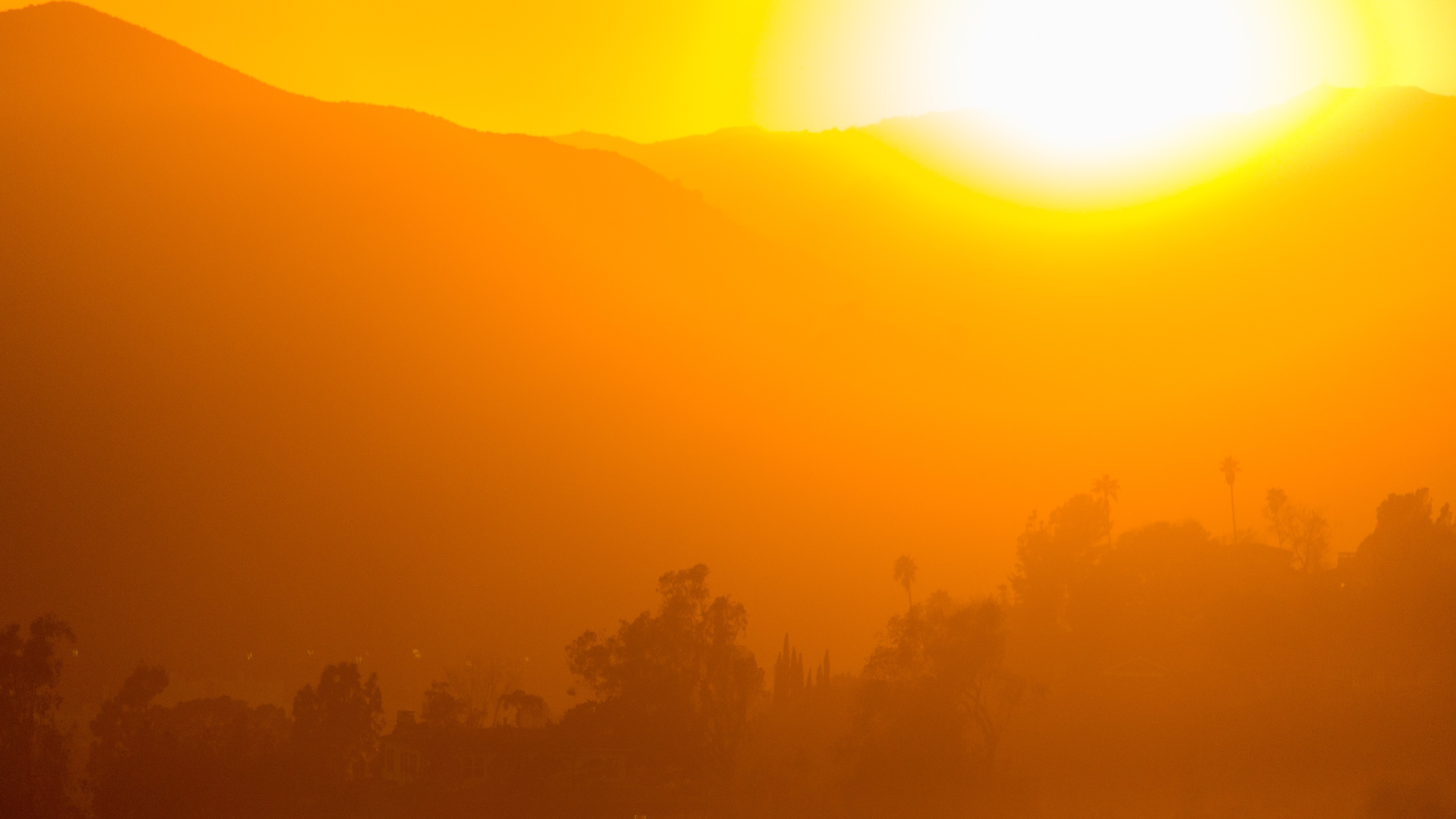 Economic development, air conditioning and adaptation to warming